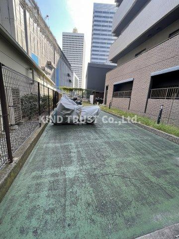 CH.158 RESIDENCE NAKANOSHIMAの駐車場|カースペースがあります