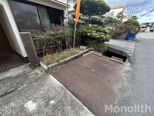 和泉市葛の葉町1丁目の駐車場