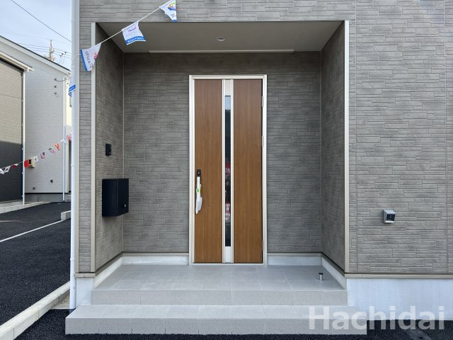 碧南市神有町第2　新築一戸建＜5号棟＞のエントランス