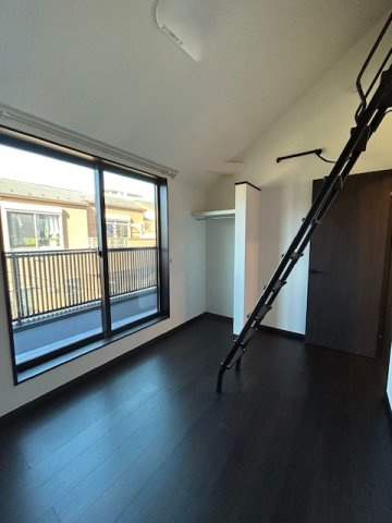 ゆったりした洋室です