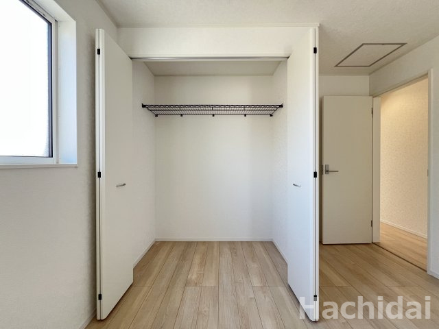 碧南市神有町第2　新築一戸建＜7号棟＞の収納|北側6.0帖洋室クローゼット