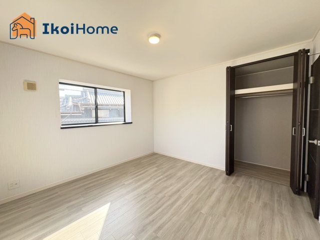 明石市二見町西二見　中古戸建の寝室|【ホームページに現地動画掲載中】●年中無休：当日予約可●収納が多く季節ものの家電も収納可能