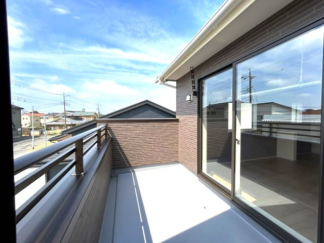 ブルーミングガーデン前橋市北代田町　3号棟のバルコニー|陽当たり良好なバルコニーです。洗濯物も沢山干せて便利です！