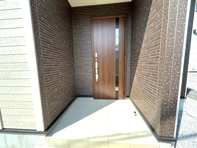 ブルーミングガーデン前橋市北代田町　3号棟の玄関|毎日通る玄関はこちらです