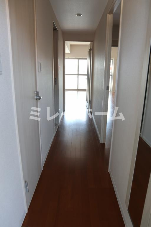 モンテジョアの玄関