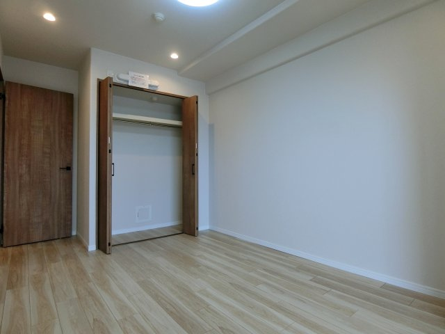 サーパス中山の洋室