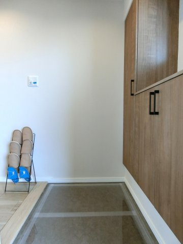 サーパス中山の玄関