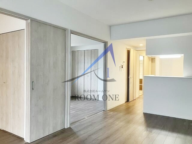 ＧＡＲＤＥＮ　ＣＯＵＲＴ　Ａ　西高島平の居間・リビング|洋室のお部屋です。