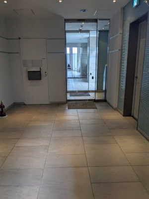 【エントランス】 | パークハウスワンズタワー | 内側から見たエントランスとなります♪