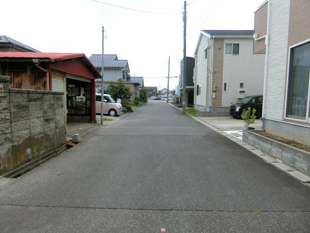 新潟市中央区親松の前面道路含む現地写真