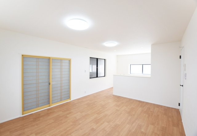 新潟市中央区沼垂西2丁目　中古戸建の居間・リビング