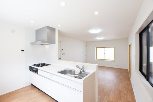 新潟市中央区沼垂西2丁目　中古戸建のキッチン