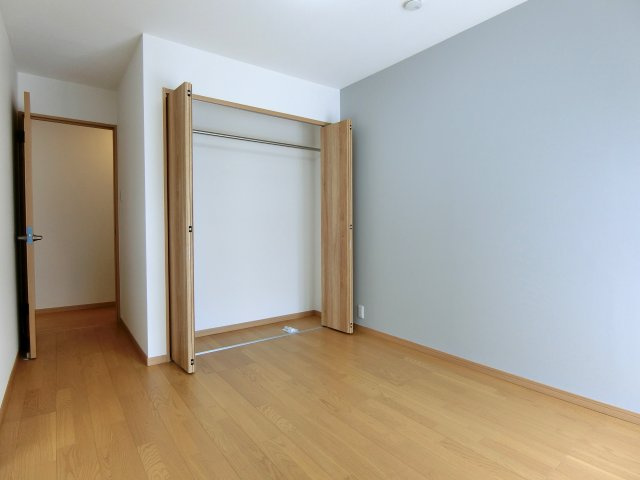 新潟市西区新中浜6丁目　中古戸建の洋室