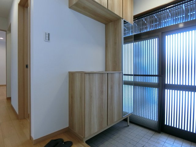 新潟市西区新中浜6丁目　中古戸建の玄関