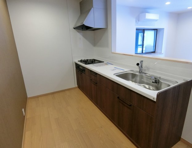 新潟市西区新中浜6丁目　中古戸建のキッチン