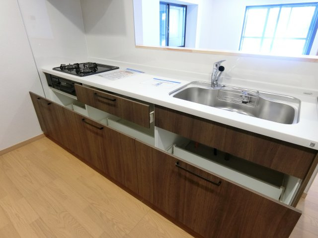 新潟市西区新中浜6丁目　中古戸建のキッチン