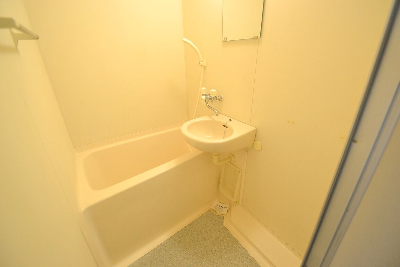 田中興産本社ビルの浴室