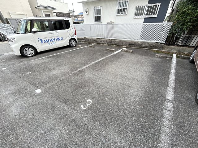宮ノ裏ハイツの駐車場