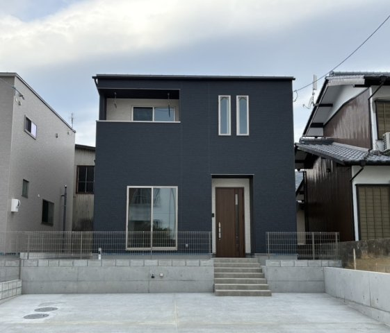 いの町枝川建売⑫の外観|枝川小学校まで徒歩5分。南東向きで日当たりも◎駐車場もゆとりある広さです☆