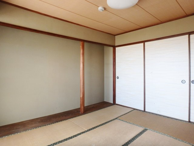 甲子園リバーサイドハイツの和室