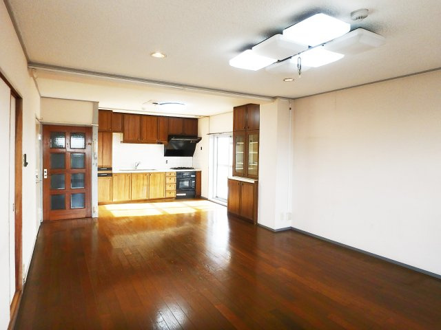 甲子園リバーサイドハイツの居間・リビング