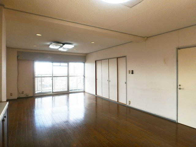 甲子園リバーサイドハイツの居間・リビング