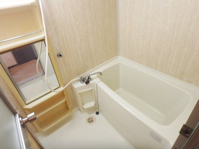 甲子園リバーサイドハイツの浴室