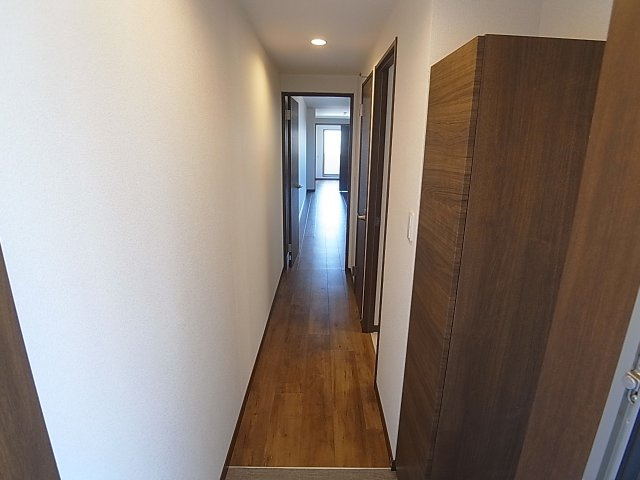 エルデ神戸の玄関|玄関には背の高いシューズBOXを完備