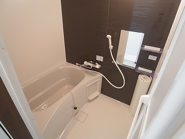 エルデ神戸の浴室|室内乾燥機完備のバスルーム