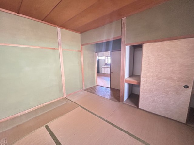 【和室】 | 三池売家 | 窓が多く明るい和室。客間や寝室としても快適です！