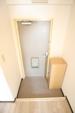 大阪市都島区都島本通５丁目の賃貸マンションの玄関