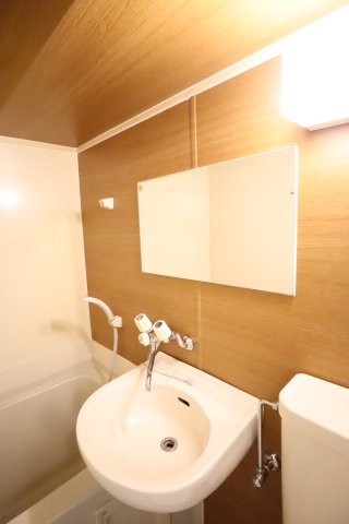 大阪市都島区都島本通５丁目の賃貸マンションの洗面所