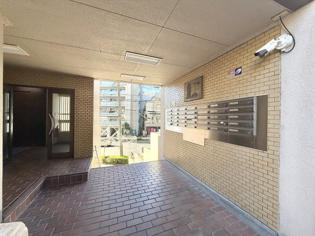 グランドメゾン八事裏山のエントランス