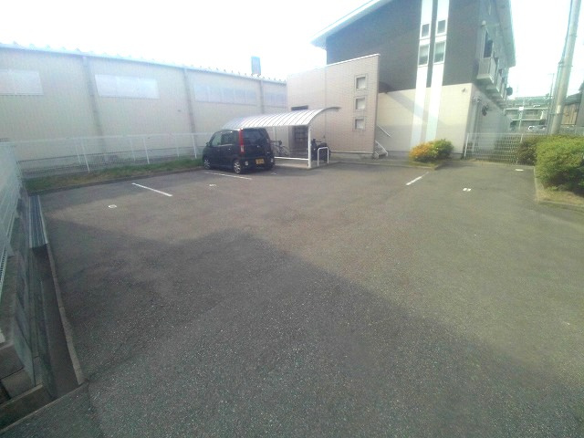 ルシャンデパンの駐車場