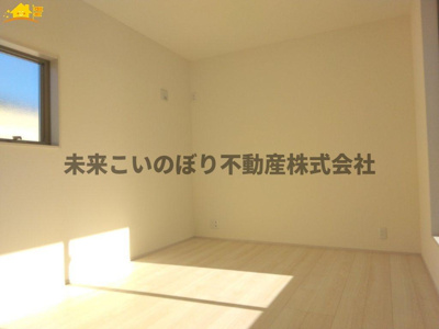 【寝室】 | Livele Fine加須市南大桑6号棟 | 主寝室は大型ベッドもラクラク設置できます♪ゆとりある動線も確保でき、ゆったりとお寛ぎいただけます♪