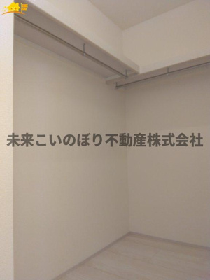 【収納】 | Livele Fine加須市南大桑6号棟 | たくさん収納可能なウォークインクローゼットがあるので、収納家具を置かずにお部屋がスッキリ！