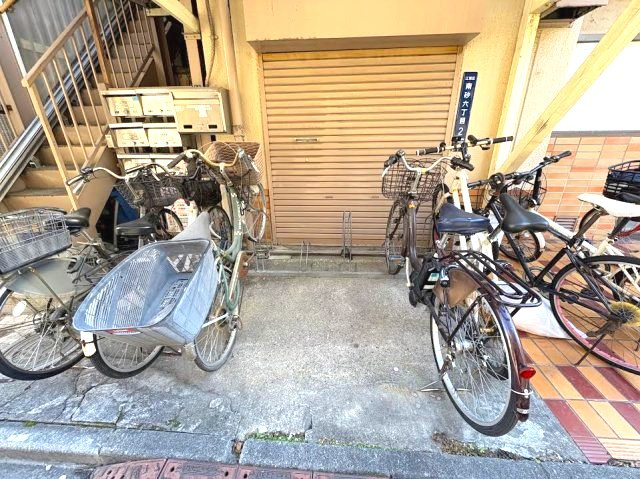 山越ビル（ヤマコシ）のエントランス