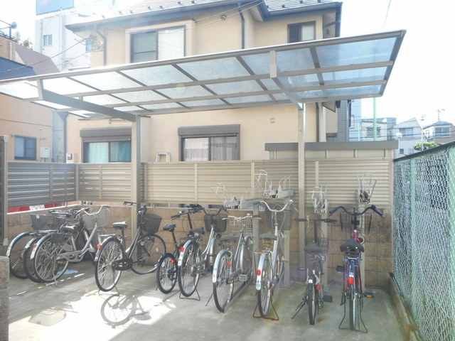 カトルセ上北沢のその他共用部分|敷地内自転車置き場