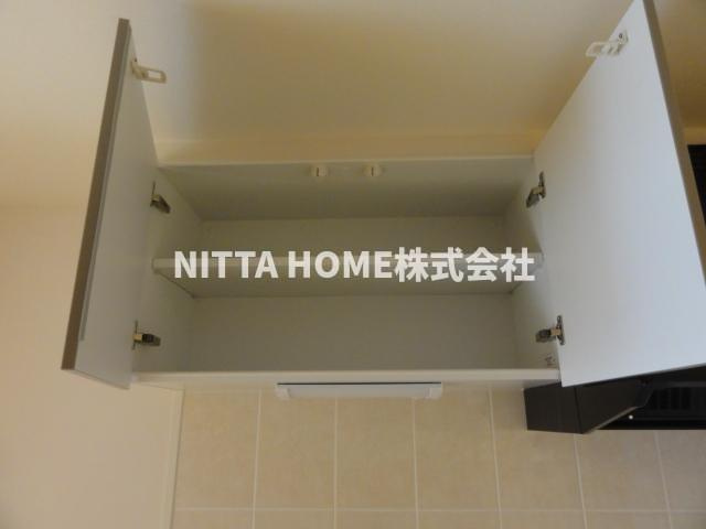 フォレスト　コート　（Ｆｏｒｅｓｔ　Ｃｏｕｒｔ）の収納|キッチン上部収納があります★