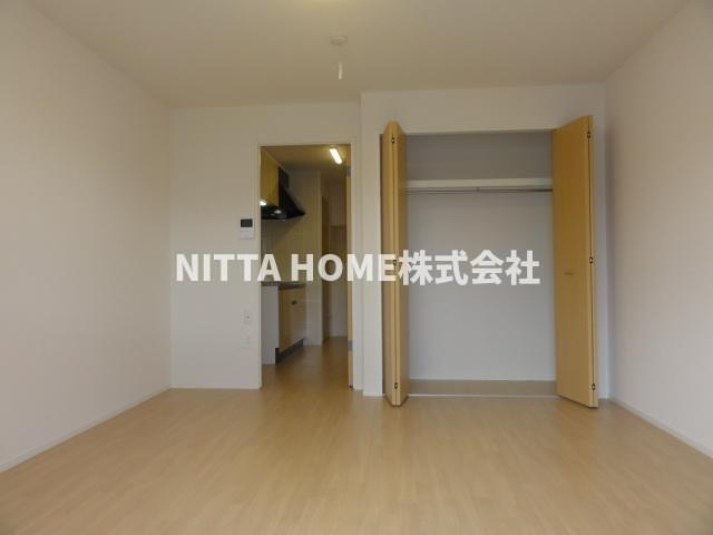 フォレスト　コート　（Ｆｏｒｅｓｔ　Ｃｏｕｒｔ）の居間・リビング|フローリングの室内です♪