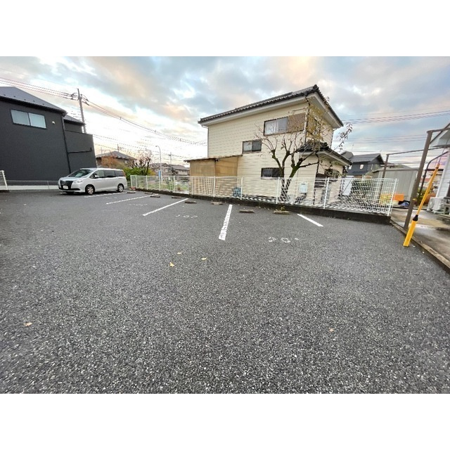 プログレス城南の駐車場