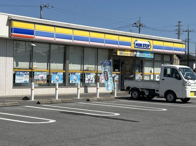 レオパレスアップルの周辺