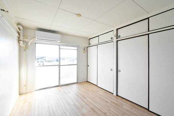 ビレッジハウス沼和田1号棟の居間・リビング|ビレッジハウスの同一物件・同一タイプの間取りの写真です