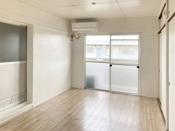 ビレッジハウス稲葉郷1号棟の居間・リビング|ビレッジハウスの同一物件・同一タイプの間取りの写真です