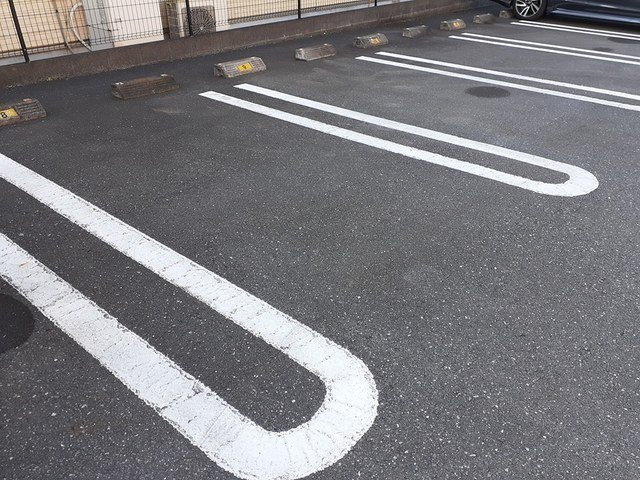 プラシード城東の駐車場