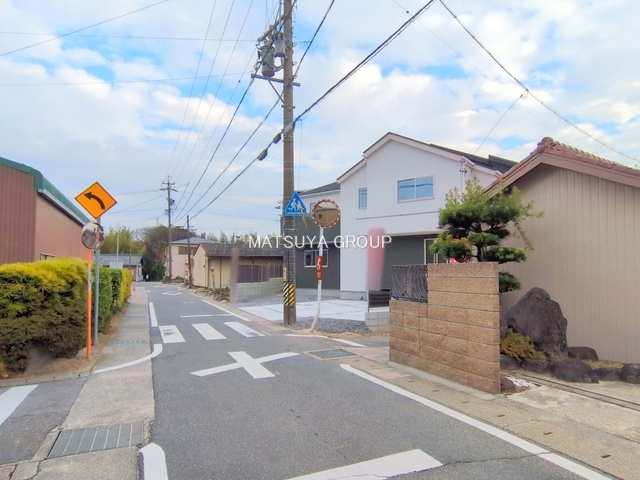 【前面道路含む現地写真】の画像