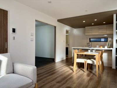 【居間・リビング】 | 武蔵村山市中央3丁目/中古戸建