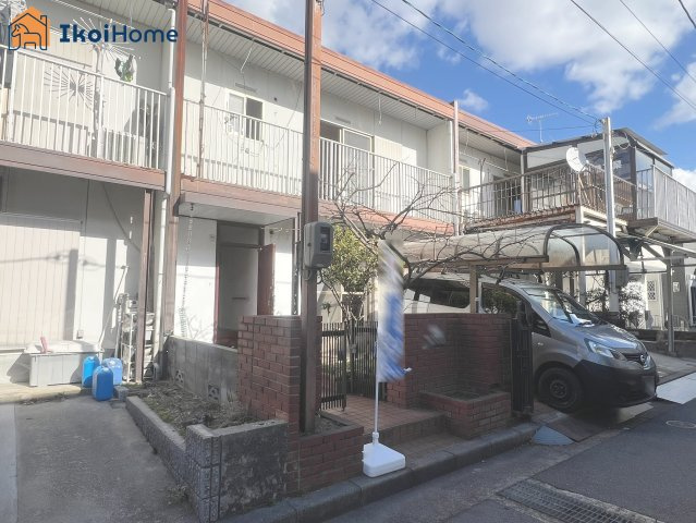 神戸市西区持子1丁目　中古戸建の前面道路含む現地写真|●年中無休：当日予約可●前面道路は幅員約4.3ｍでございます。交通量少なく安心の住環境です。