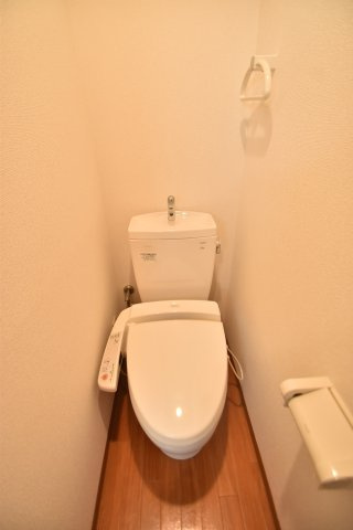 大阪市都島区東野田町１丁目の賃貸マンションのトイレ