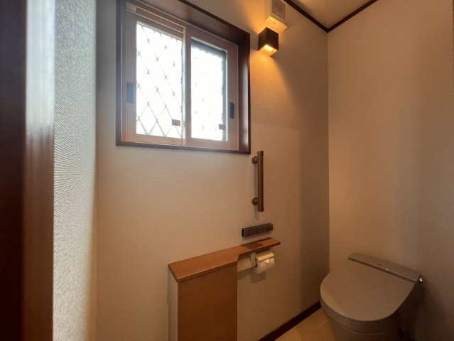 富士住建の注文住宅♪駅まで歩いて約10分、オール電化、作業スペースたっぷりU型キッチンの収納|玄関収納